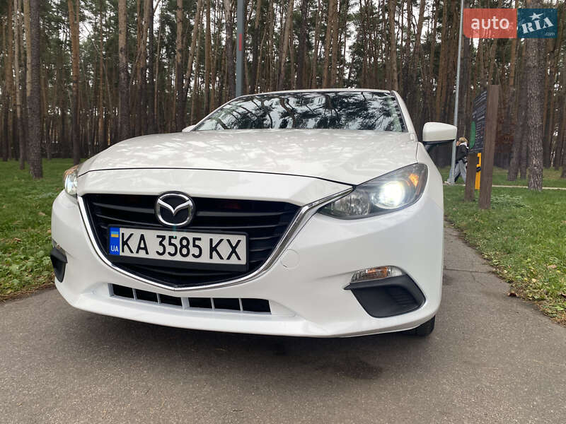 Седан Mazda 3 2015 в Києві