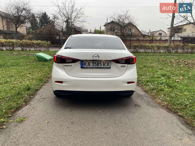Седан Mazda 3 2015 в Києві