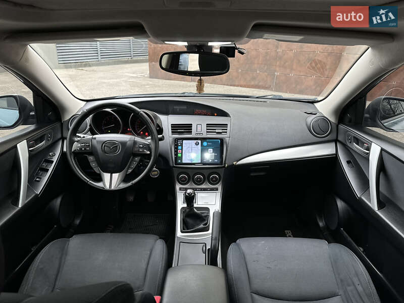 Седан Mazda 3 2009 в Дніпрі