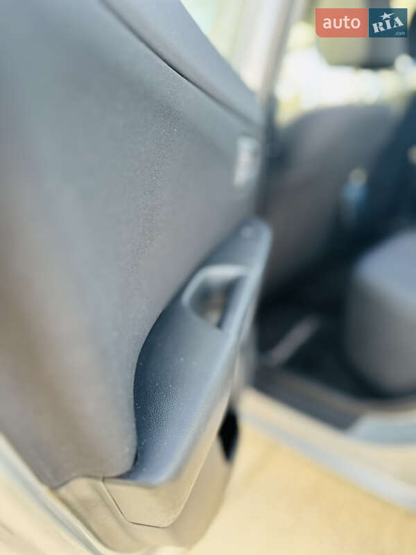 Хэтчбек Mazda 3 2005 в Кременчуге фото 9 Хэтчбек Mazda 3 2005 в Кременчуге