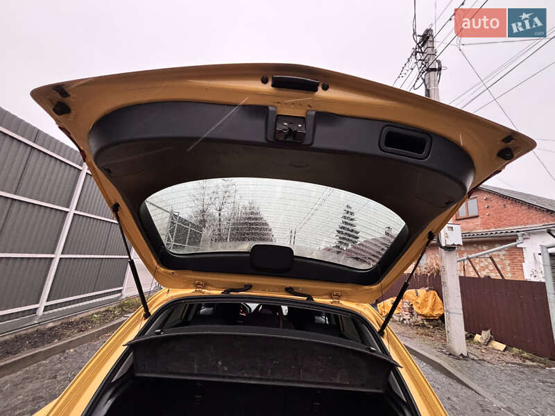 Хэтчбек Mazda 3 2004 в Хмельницком