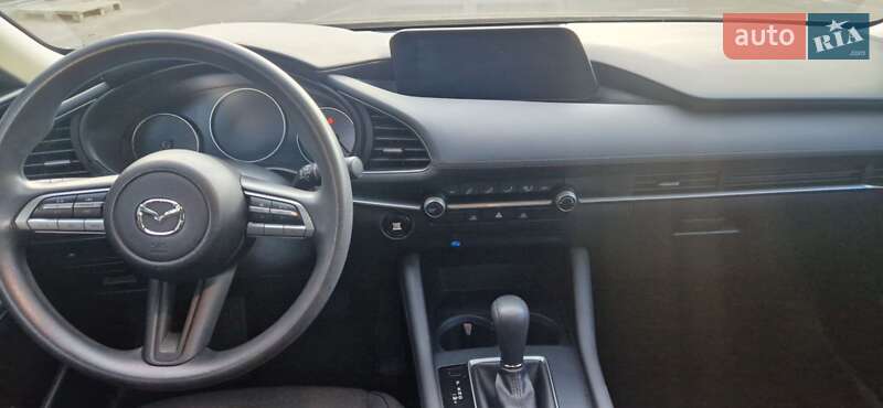 Седан Mazda 3 2020 в Малине
