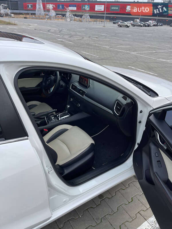 Хэтчбек Mazda 3 2015 в Киеве