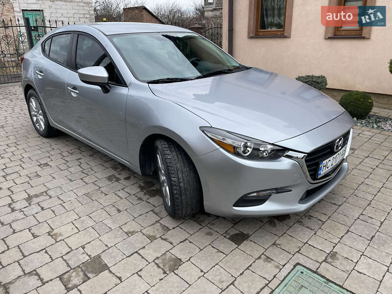 Седан Mazda 3 2016 в Скнилове