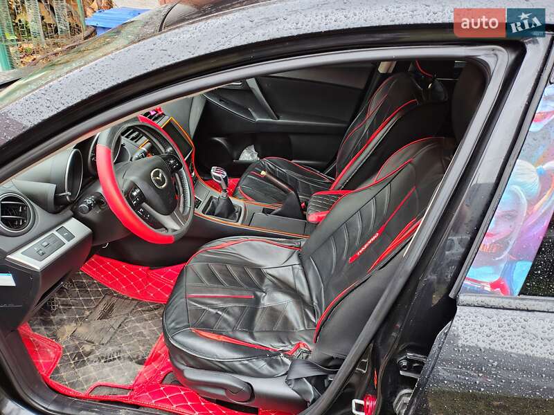 Седан Mazda 3 2010 в Мукачево