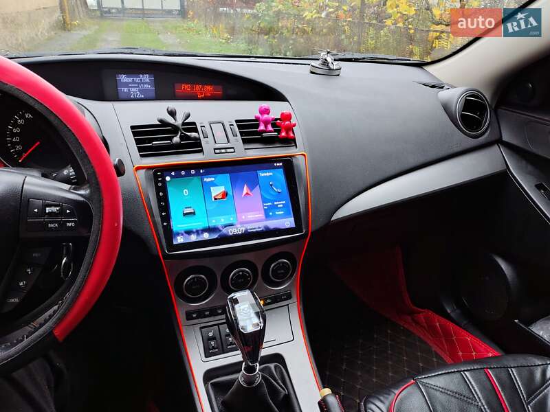 Седан Mazda 3 2010 в Мукачево