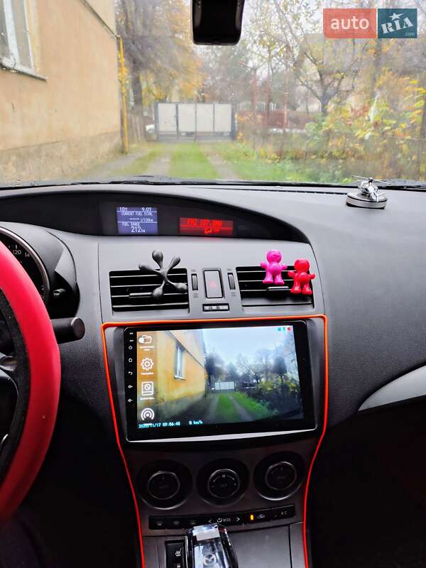 Седан Mazda 3 2010 в Мукачево