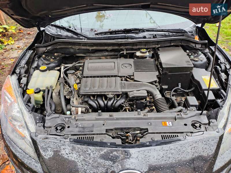Седан Mazda 3 2010 в Мукачево