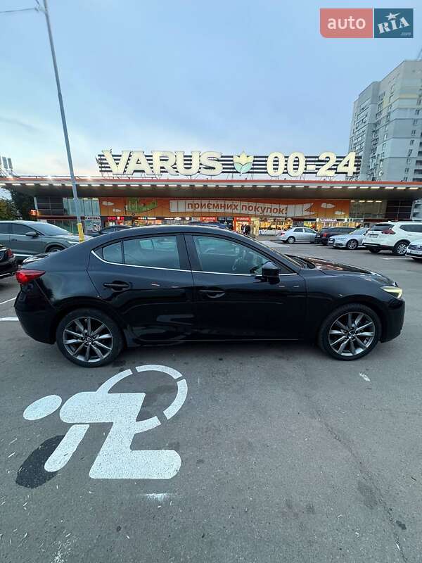Седан Mazda 3 2018 в Дніпрі