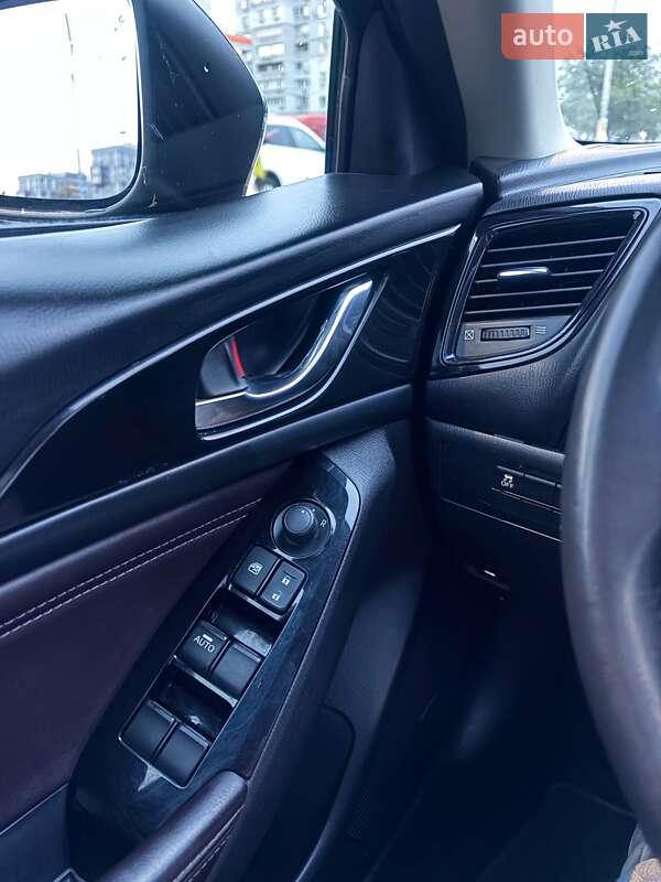 Седан Mazda 3 2018 в Дніпрі