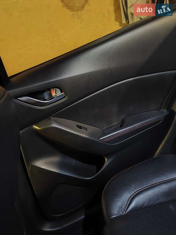 Седан Mazda 3 2015 в Ізмаїлі