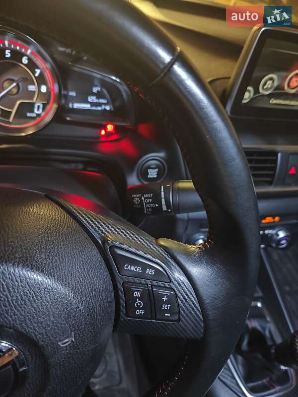 Седан Mazda 3 2015 в Ізмаїлі