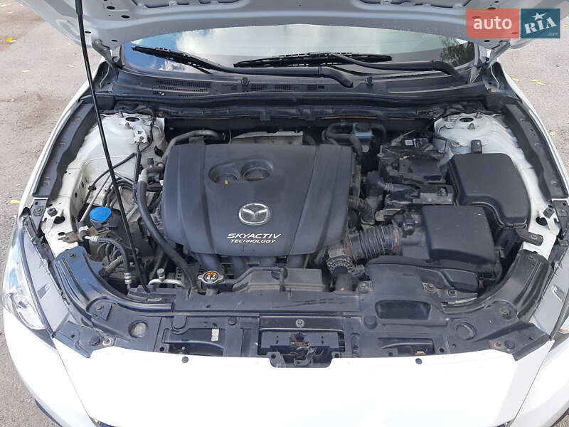 Седан Mazda 3 2015 в Запоріжжі