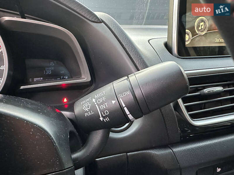 Седан Mazda 3 2014 в Днепре