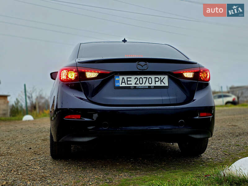 Седан Mazda 3 2013 в Кривом Роге