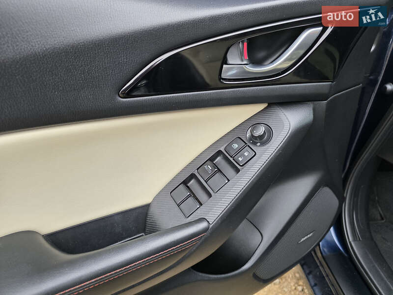 Седан Mazda 3 2013 в Кривом Роге