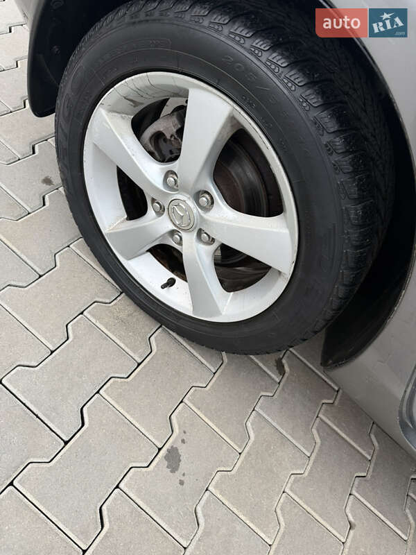 Седан Mazda 3 2005 в Чернівцях