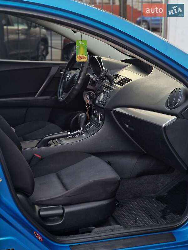 Хэтчбек Mazda 3 2010 в Одессе