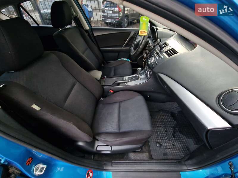 Хэтчбек Mazda 3 2010 в Одессе