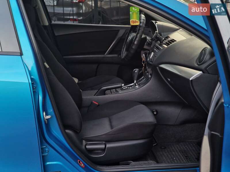 Хэтчбек Mazda 3 2010 в Одессе