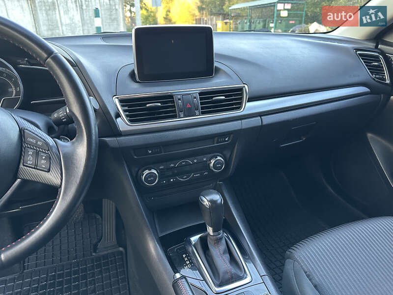 Хэтчбек Mazda 3 2016 в Киеве