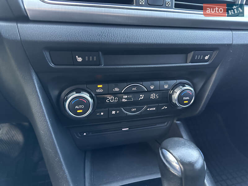 Хэтчбек Mazda 3 2016 в Киеве