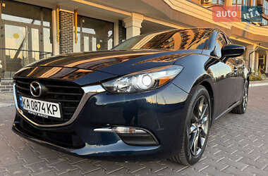 Седан Mazda 3 2018 в Киеве
