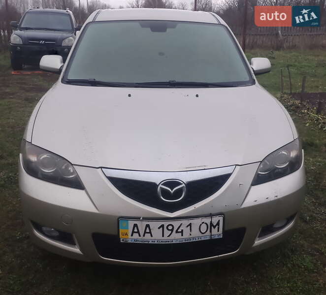 Седан Mazda 3 2006 в Киеве