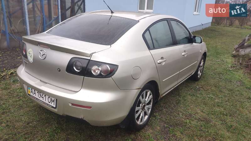 Седан Mazda 3 2006 в Киеве