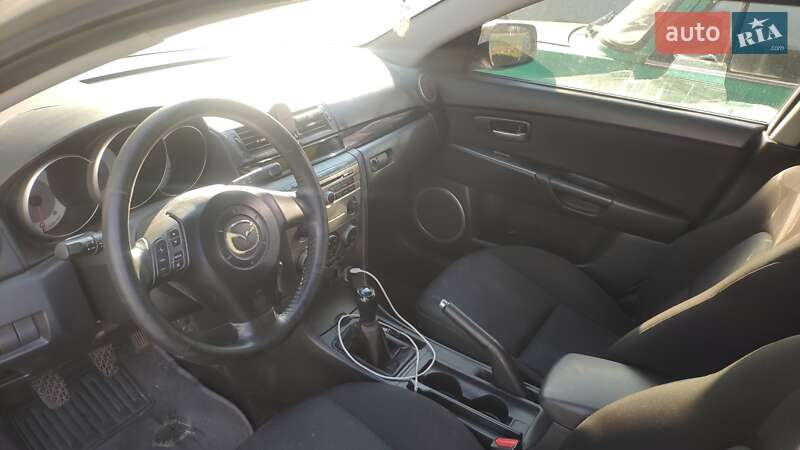 Седан Mazda 3 2006 в Киеве