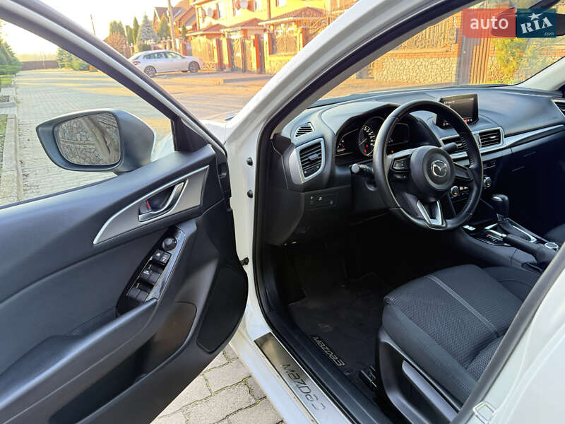 Седан Mazda 3 2017 в Киеве фото 12 Седан Mazda 3 2017 в Киеве