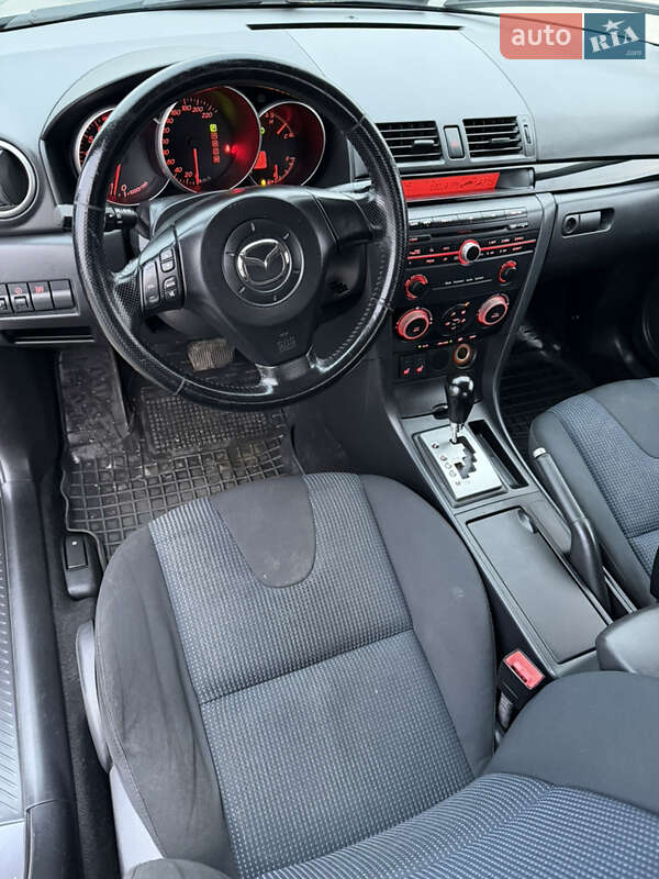 Хэтчбек Mazda 3 2004 в Черновцах