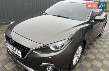 Седан Mazda 3 2016 в Киеве