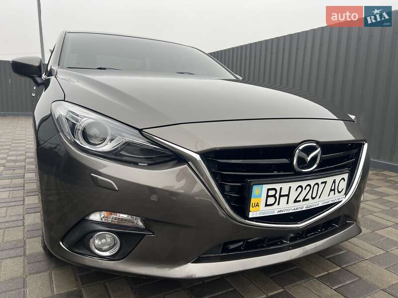 Седан Mazda 3 2016 в Києві