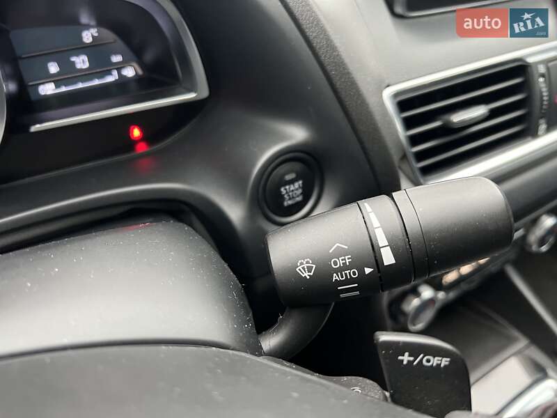 Седан Mazda 3 2016 в Києві