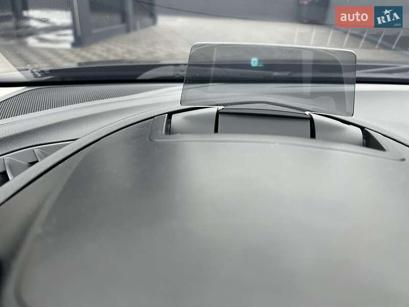 Седан Mazda 3 2016 в Києві