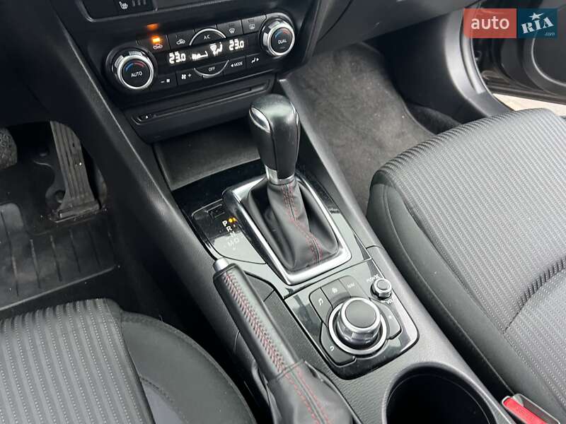 Седан Mazda 3 2016 в Києві