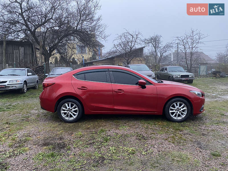 Седан Mazda 3 2015 в Киеве
