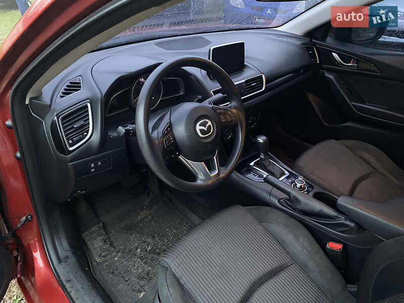 Седан Mazda 3 2015 в Киеве