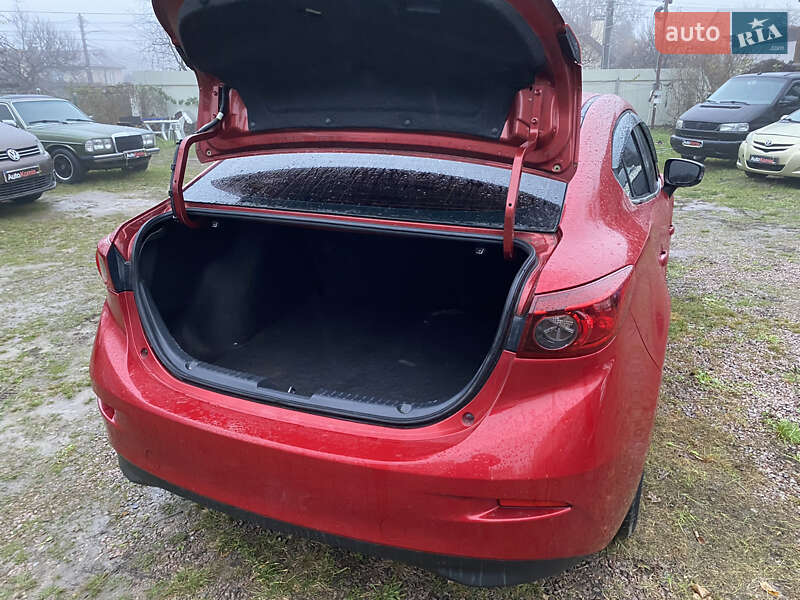 Седан Mazda 3 2015 в Киеве