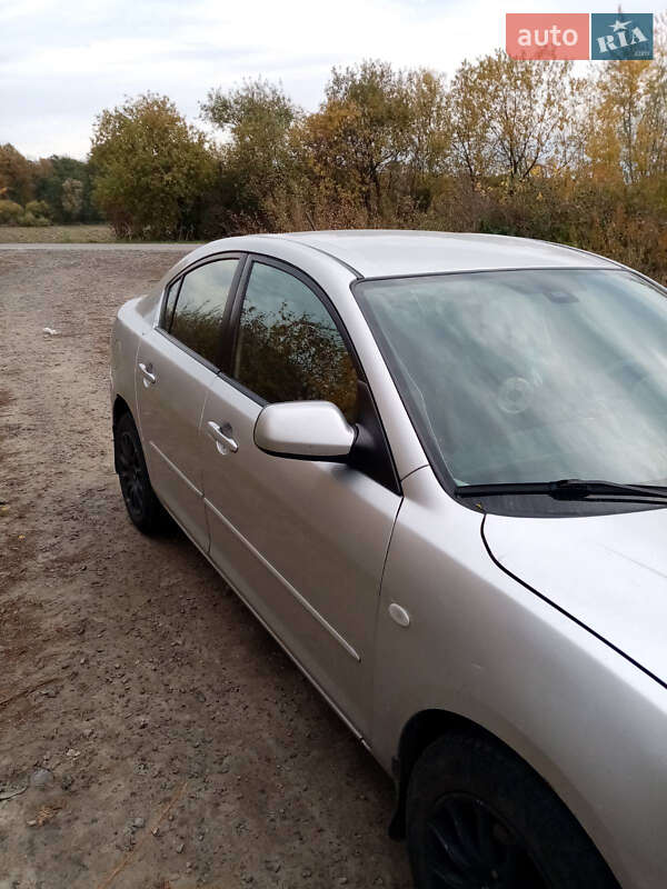 Седан Mazda 3 2007 в Буске
