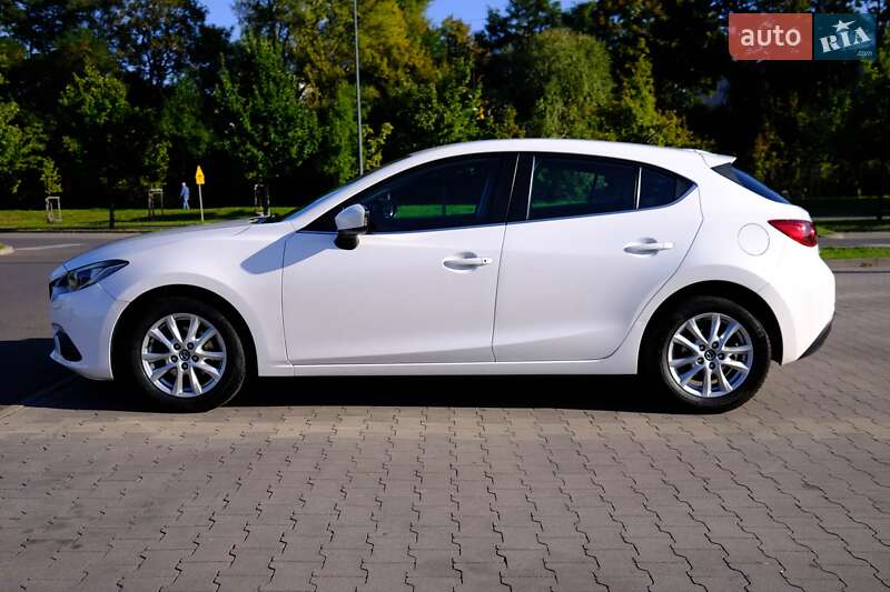 Хэтчбек Mazda 3 2016 в Киеве
