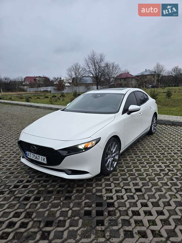 Седан Mazda 3 2021 в Коломые