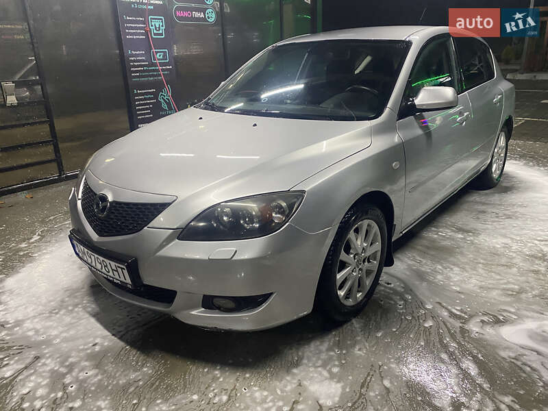 Хэтчбек Mazda 3 2004 в Звягеле