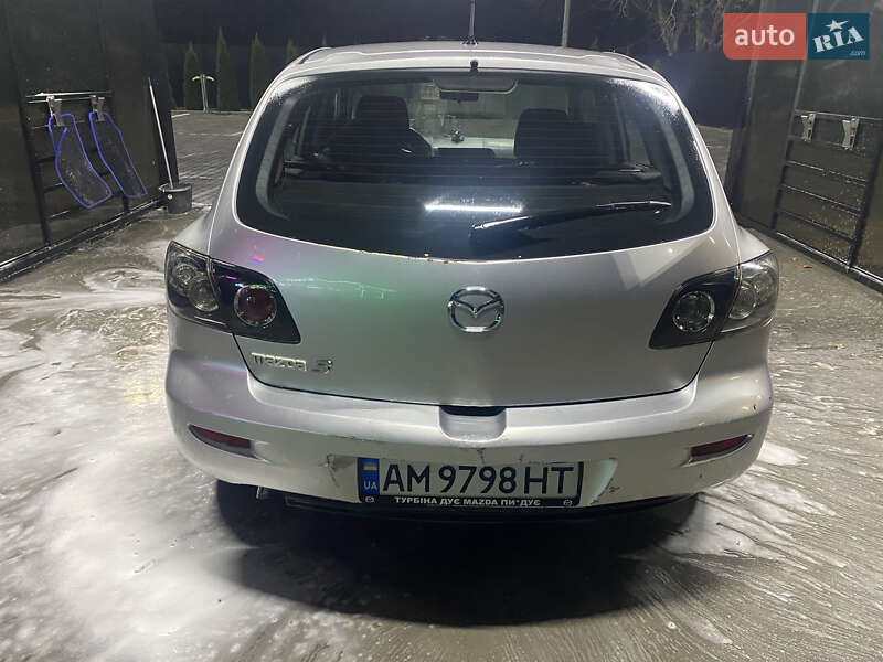 Хэтчбек Mazda 3 2004 в Звягеле