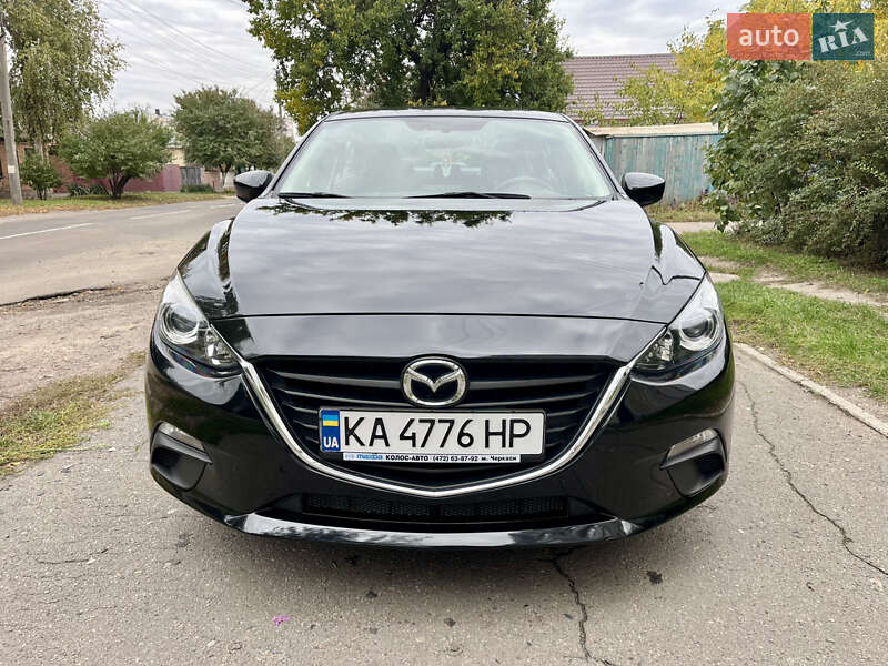Седан Mazda 3 2015 в Черкасах