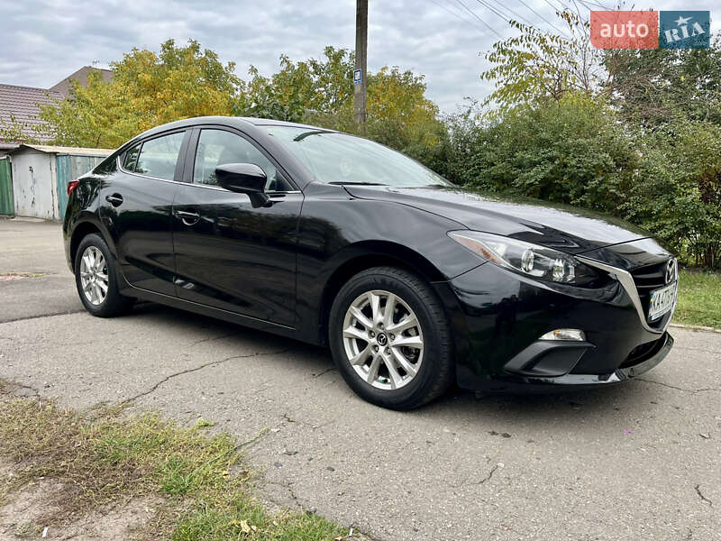 Седан Mazda 3 2015 в Черкасах