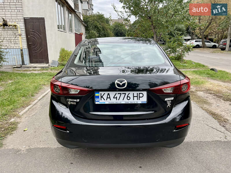 Седан Mazda 3 2015 в Черкасах