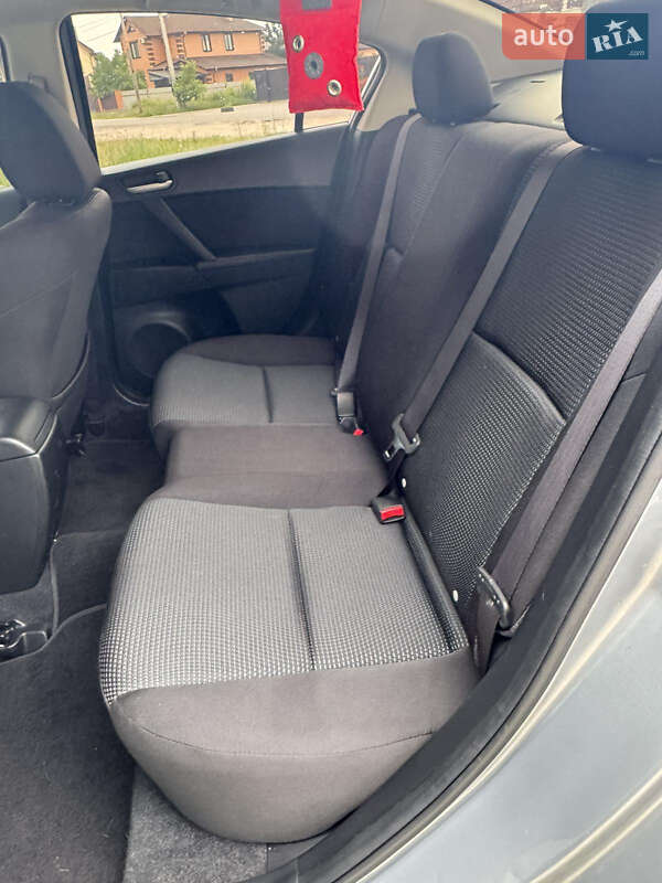 Седан Mazda 3 2012 в Києві