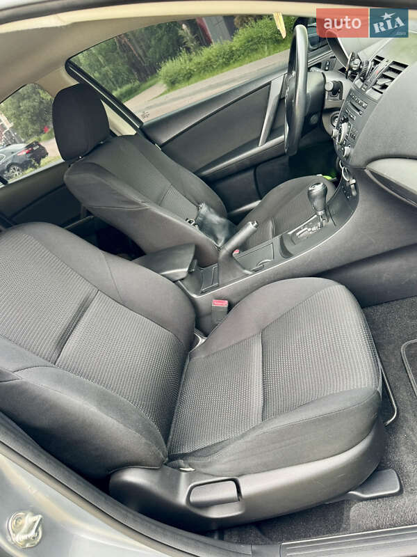 Седан Mazda 3 2012 в Києві